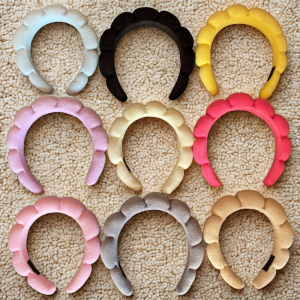 Diadema acolchada con diseño de ondas en colores celeste, negro, amarillo, fucsia, lila, crema, rosa, gris y beige